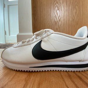 Nike Cortez shoes classic white womens US 7 NEW